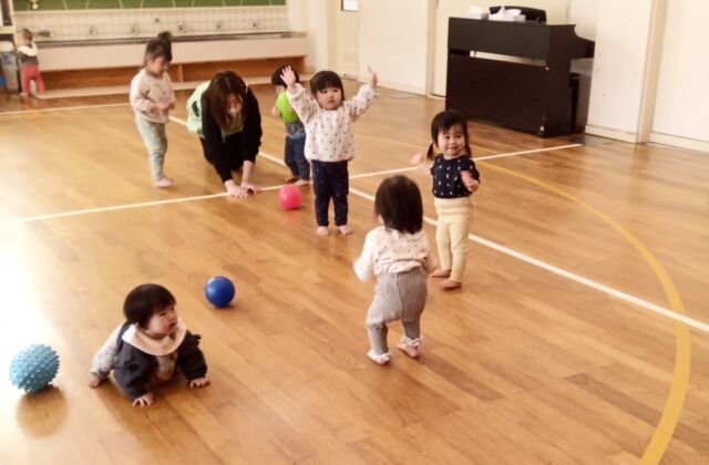 お昼寝前のダンスタイム