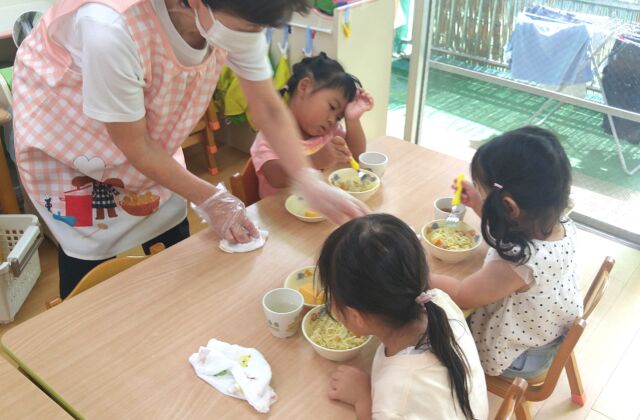 りす組の食事タイム🍜